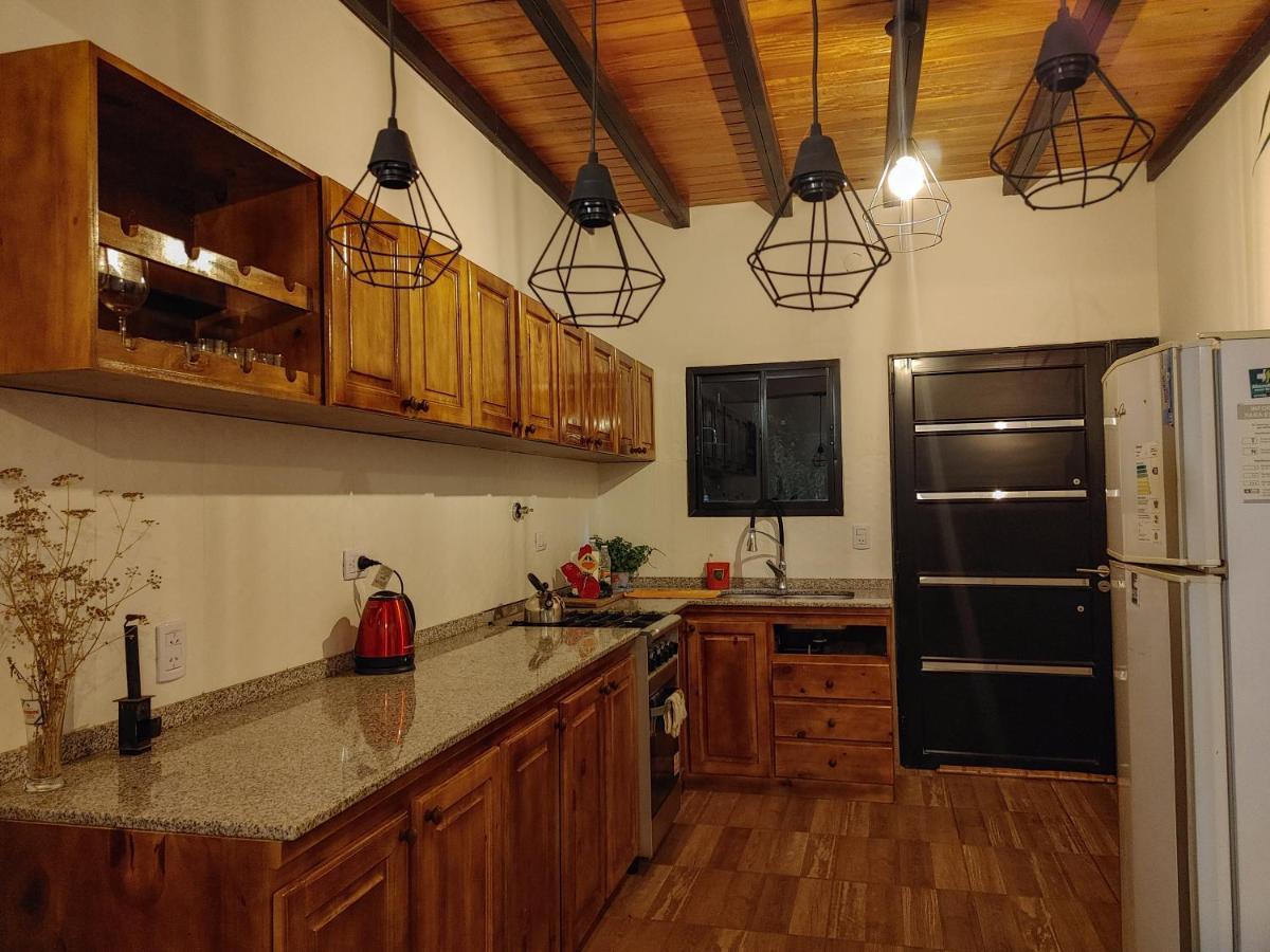 Casa De Toto 3 Habitaciones Puerto Iguazu Ngoại thất bức ảnh